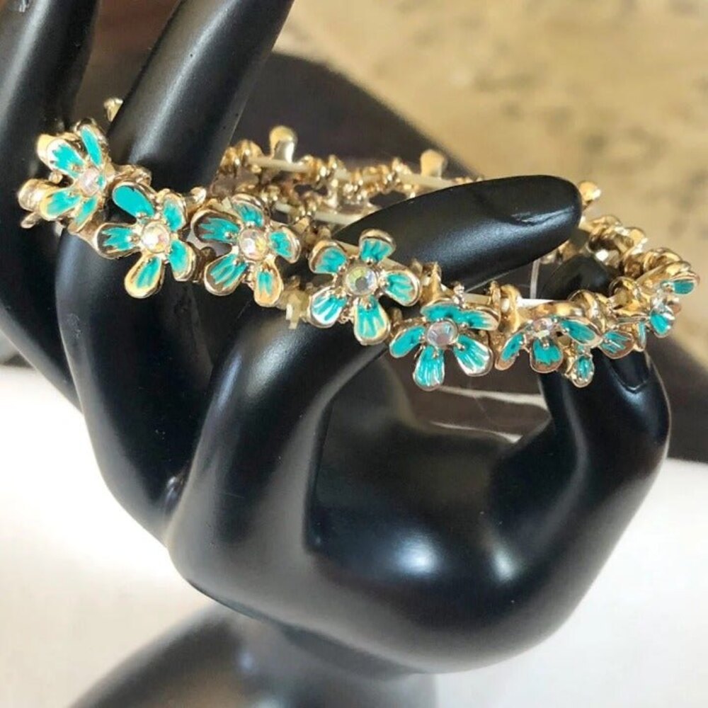 Flower Stretch Bracelet Gold Mint NWT